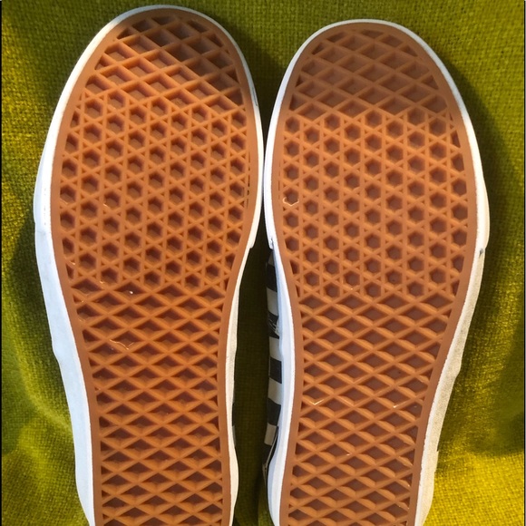 (SOLD) Checkered Vans - Picture 5 of 5